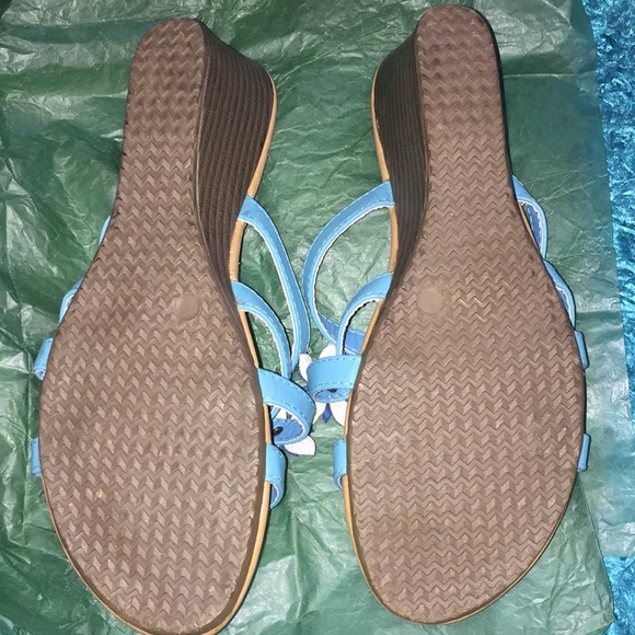 Floral sandals (NWOT) - Picture 2 of 8